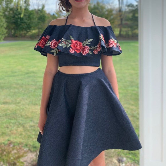 Denim and Roses Homecoming Dress! - Picture 3 of 7